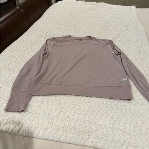 Vuori daydream performance crew neck tee size S in light pink